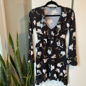 Dress • low cut • ruffle sleeves and hem